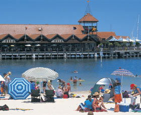 Sorrento Beach - Redcliffe Tourism 0