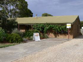 Sand Drift Gallery - Redcliffe Tourism 0