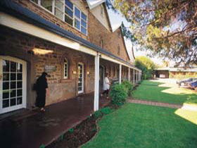 Annies Lane - Redcliffe Tourism 0