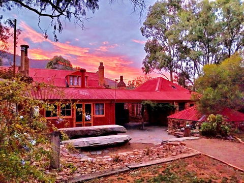 Bluey Blundstones Heritage Accommodation - Redcliffe Tourism 1