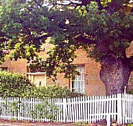 Oak Lodge - Redcliffe Tourism