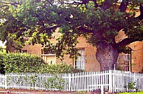 Oak Lodge - Redcliffe Tourism 0
