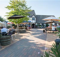 George Harcourt Inn - Redcliffe Tourism
