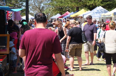 Burleigh Heads Markets - Redcliffe Tourism 1