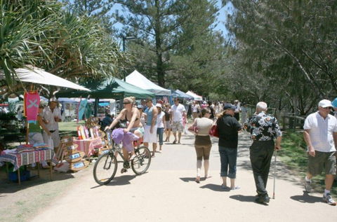 Coolangatta Beachfront Markets - Redcliffe Tourism 5