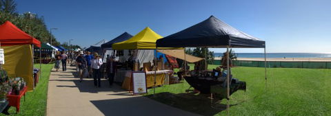 Coolangatta Beachfront Markets - Redcliffe Tourism 7