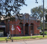Old Post Office Seymour - Fine Art Gallery  Licensed Restaurant - Redcliffe Tourism
