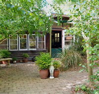 Gumnut Hideaway Gallery - Redcliffe Tourism