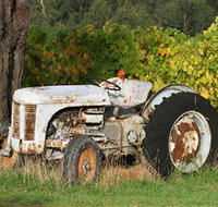 Ten Minutes By Tractor - Redcliffe Tourism