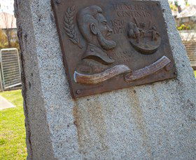 Thunderbolt's Statue And Constable Walker Memorial - Redcliffe Tourism 0