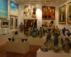 Articles Fine Art Gallery - Redcliffe Tourism 1