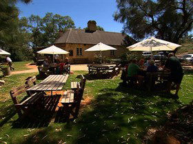 Overland Corner Hotel - Redcliffe Tourism 3
