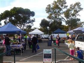 Riverland Farmers Market - Redcliffe Tourism 2