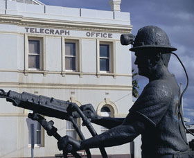 Miners Monument - Redcliffe Tourism 2