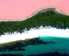 Lake Hillier - Redcliffe Tourism 0