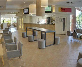 Finz Restaurant And Bar - Redcliffe Tourism 1