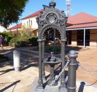 Witcombe Fountain - Redcliffe Tourism