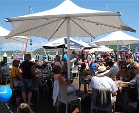 Live Entertainment At Magnetic Island - Redcliffe Tourism 2