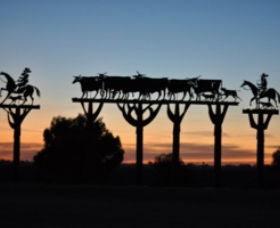 Long Paddock - Cobb Highway Touring Route - Redcliffe Tourism 1