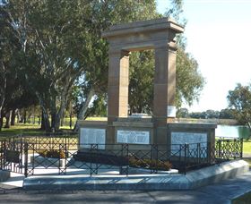 Memorial Park And Garden - Redcliffe Tourism 0