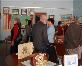Peak Hill Art Gallery - Redcliffe Tourism 0