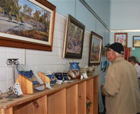 Peak Hill Art Gallery - Redcliffe Tourism 1