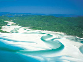 Whitehaven Beach - Redcliffe Tourism 0