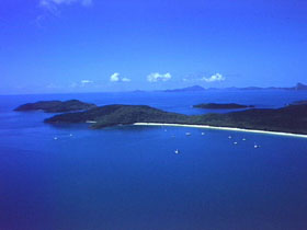 Whitehaven Beach - Redcliffe Tourism 3