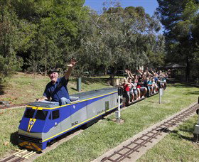 Willans Hill Miniature Railway - Redcliffe Tourism 0