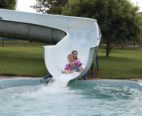 Albury Swim Centre - Redcliffe Tourism 0