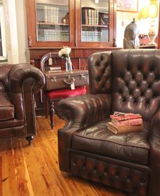 Peachtree Antiques - Redcliffe Tourism 6