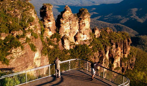 Echo Point Lookout (Three Sisters) - Redcliffe Tourism 0
