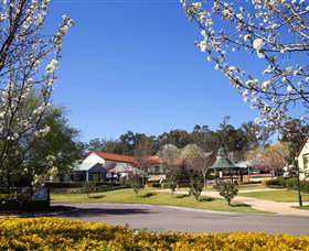 Hunter Valley Gardens Shopping Village - Redcliffe Tourism 0