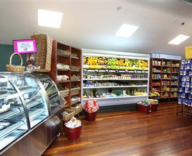 Hunter Valley Gardens Shopping Village - Redcliffe Tourism 3