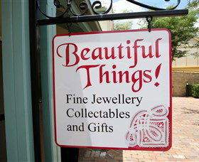 Hunter Valley Gardens Shopping Village - Redcliffe Tourism 6