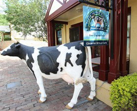 Hunter Valley Gardens Shopping Village - Redcliffe Tourism 5