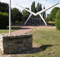 Southern Cloud Memorial - Redcliffe Tourism