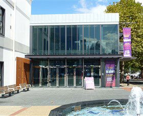 Wollongong Town Hall - Redcliffe Tourism 1