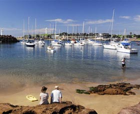 Belmore Basin - Redcliffe Tourism 0
