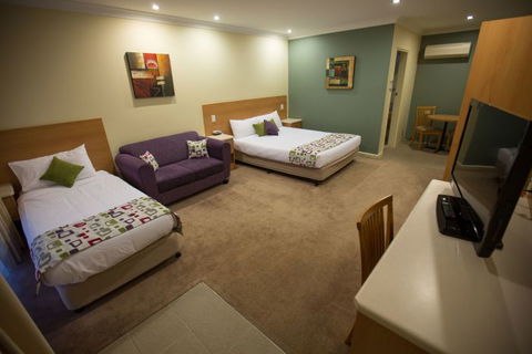Ibis Styles Orange - Redcliffe Tourism 0