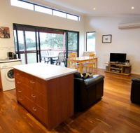Karrak Reach Forest Retreat - Redcliffe Tourism
