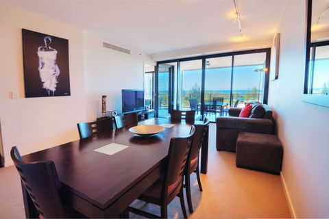 Ultra Broadbeach - Redcliffe Tourism 5