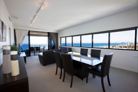 Ultra Broadbeach - Redcliffe Tourism 15