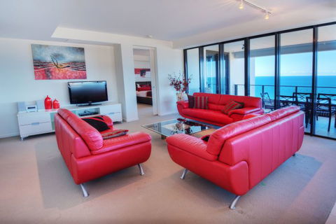 Ultra Broadbeach - Redcliffe Tourism 19