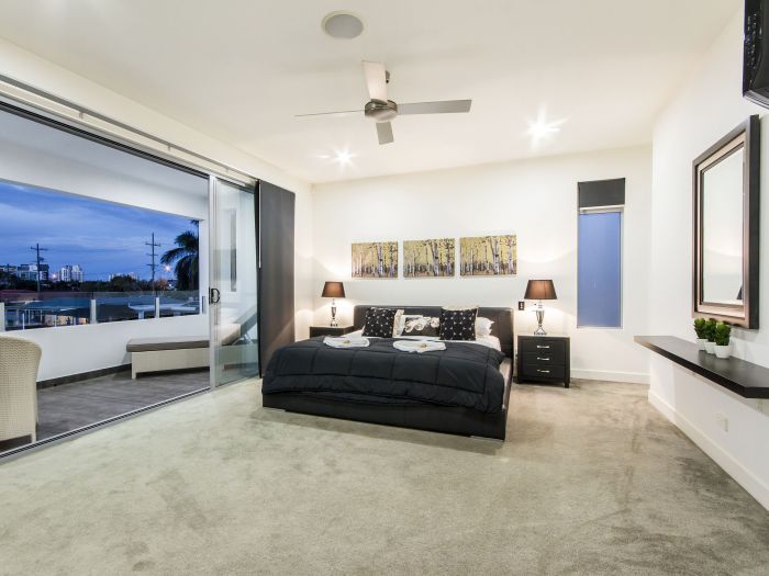 Broadbeach Waters QLD Redcliffe Tourism