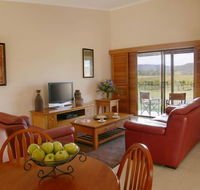 Nightingale Wines Luxury Villas - Redcliffe Tourism