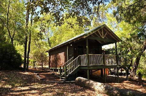 Riverglen Chalets - Redcliffe Tourism 0