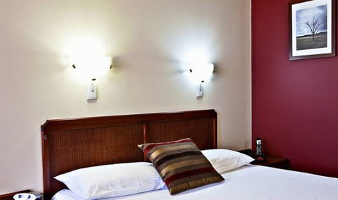 Governor Macquarie Motor Inn - Redcliffe Tourism 3