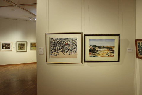 Gosford Regional Gallery & Gardens - Redcliffe Tourism 1