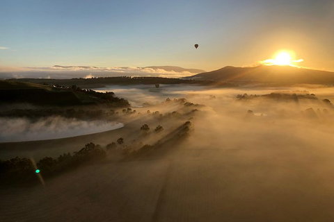 Balloon Flights In Northern Tasmania - Redcliffe Tourism 1